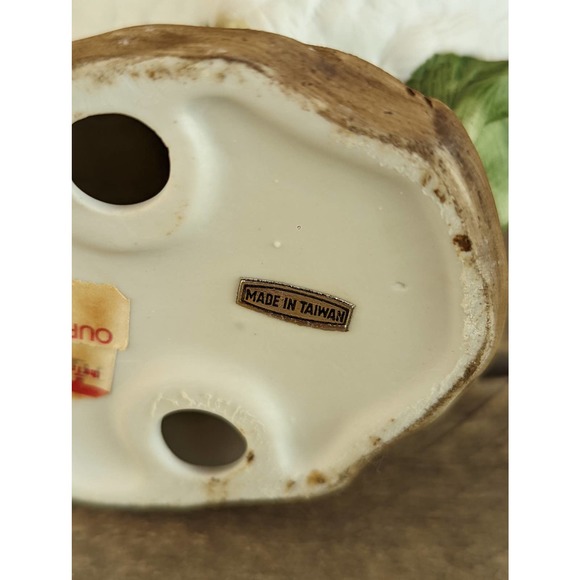 Vintage Porcelain Chicken Figurine / Made in Taiwan - Picture 5 of 7